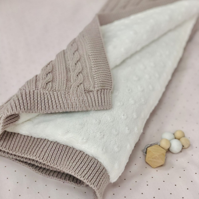 Paturica bebe Deluxe din bumbac si tesatura minky maro (2)